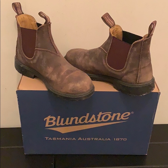 Blundstone Shoes - Blundstones shoes brown suede